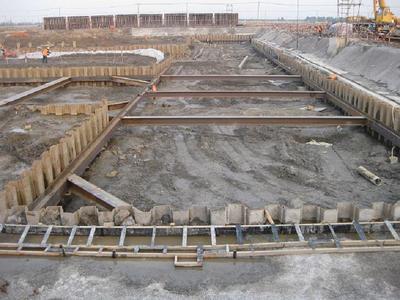 鋼板樁支護(hù)施工遇涌沙難題 原因分析與系統(tǒng)解決方案